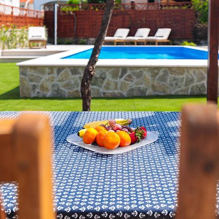 Home Away From Home With A Heated Pool Punat Exterior foto