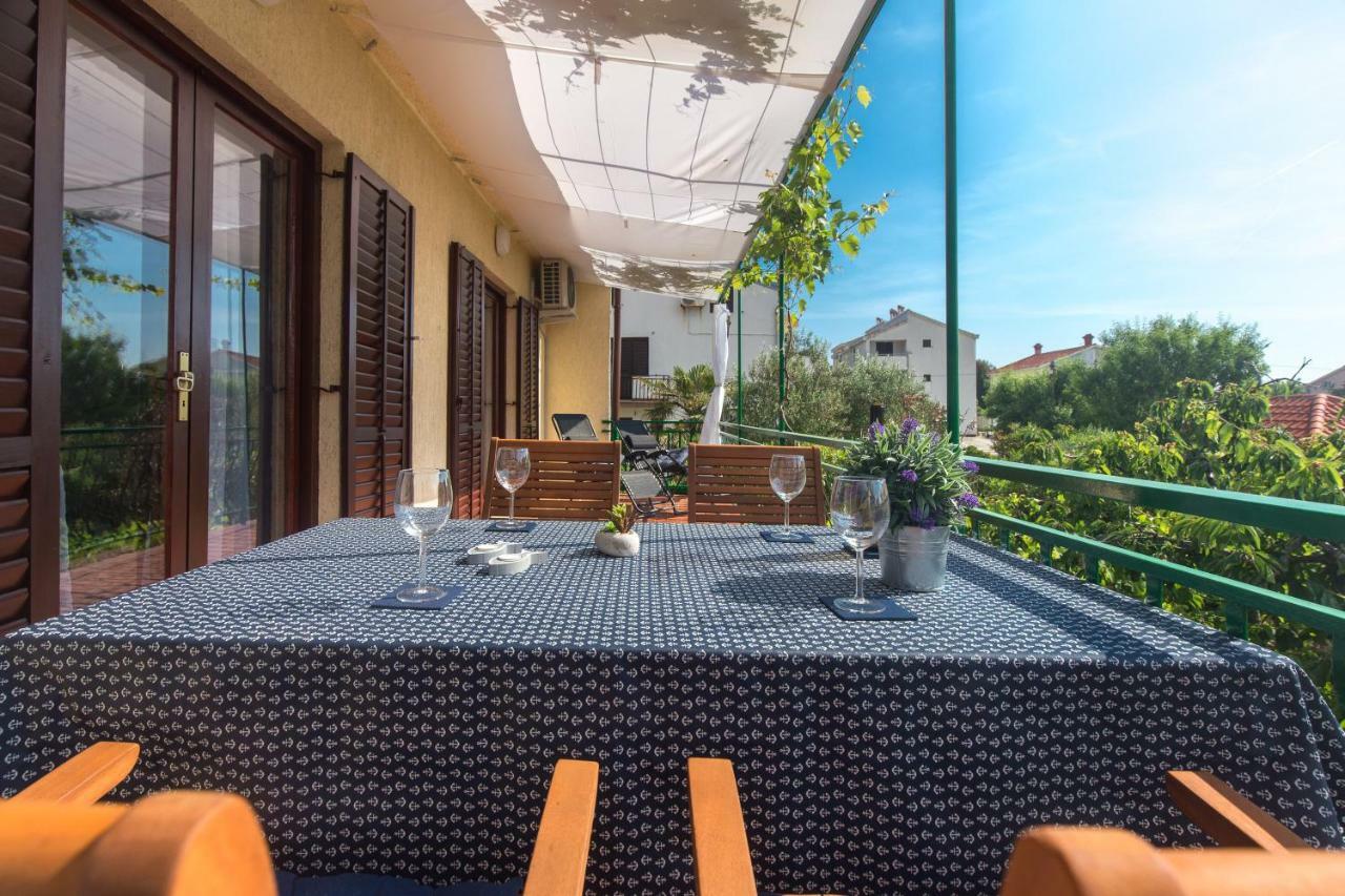 Home Away From Home With A Heated Pool Punat Exterior foto